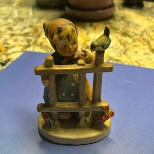 Hummel, signs of Spring little girl